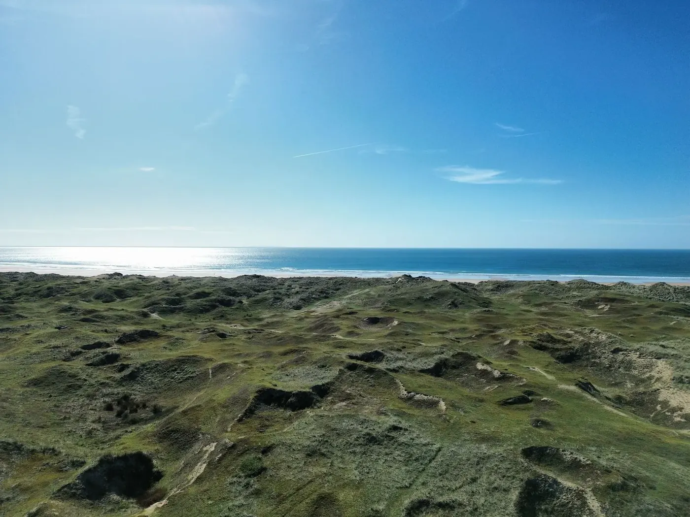 Les dunes de Biville surplombant la plage et la Manche