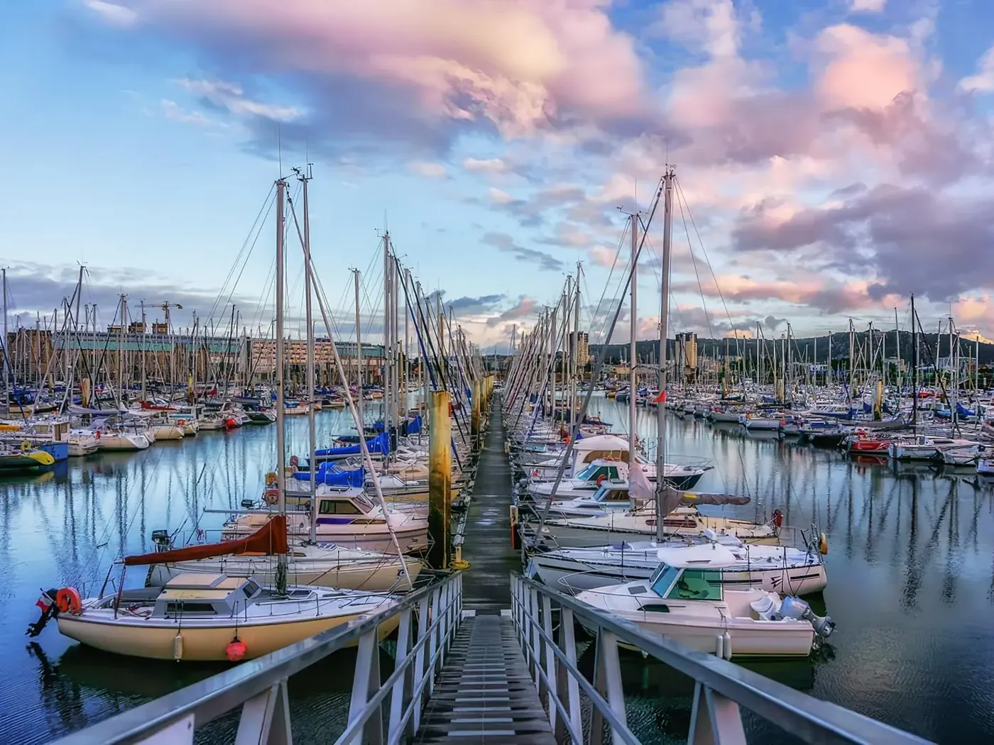 Port de plaisance de Cherbourg au coucher du soleil